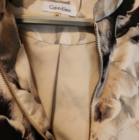 Calvin Klein wind breaker,  stand up collar, long sleeves, floral XS - Picture 7 of 8